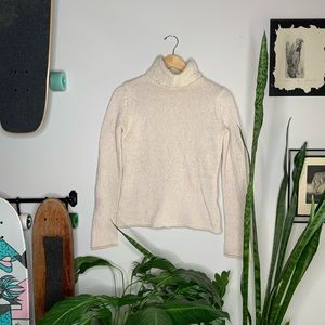 Lamb’s Wool Cream Turtleneck M